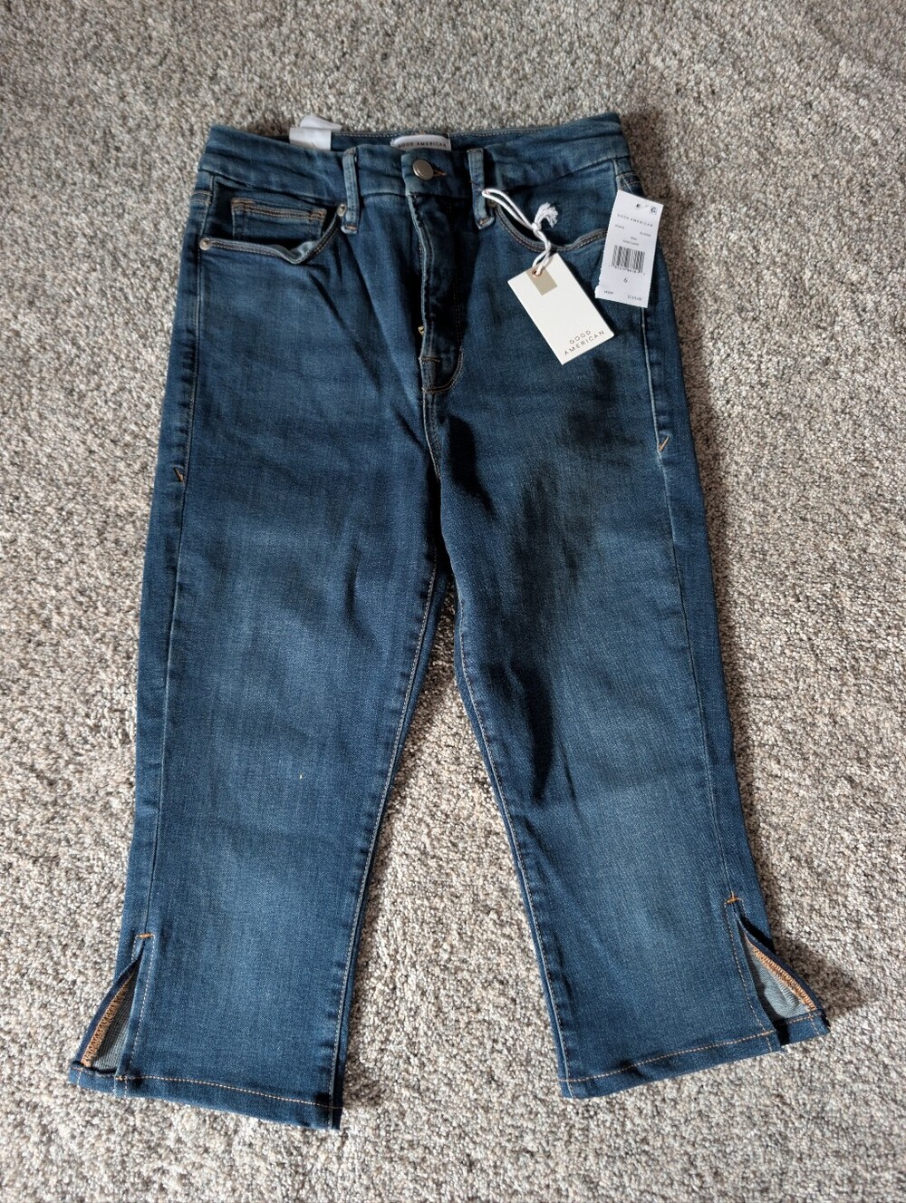 NWT Good American Good Capri Jeans Medium Wash Split Hem Size 6 / 28